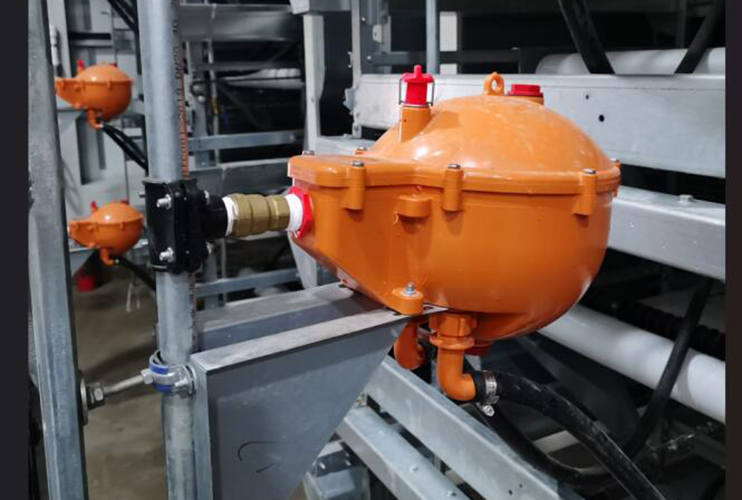 Pressure regulating valve and water ball