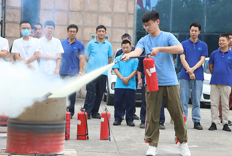 Establish the safety awareness of all staff and Shanghai Zhengcheng carries out fire emergency drill